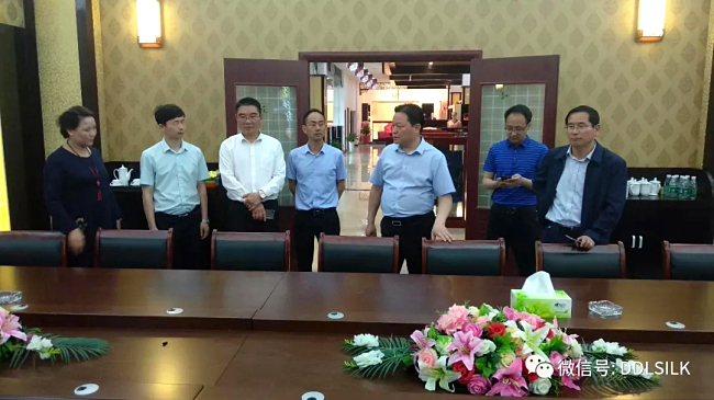 点击新窗口打开大图