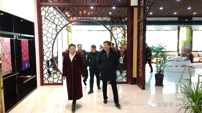 点击新窗口打开大图