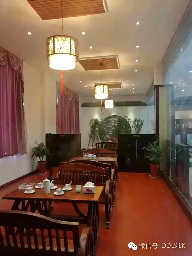 点击新窗口打开大图