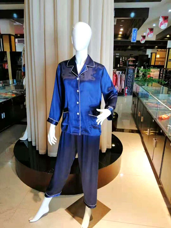 点击新窗口打开大图
