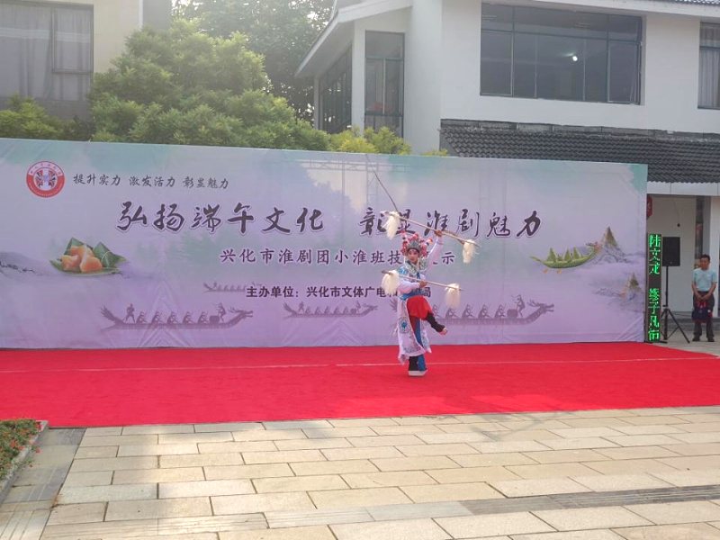 点击新窗口打开大图