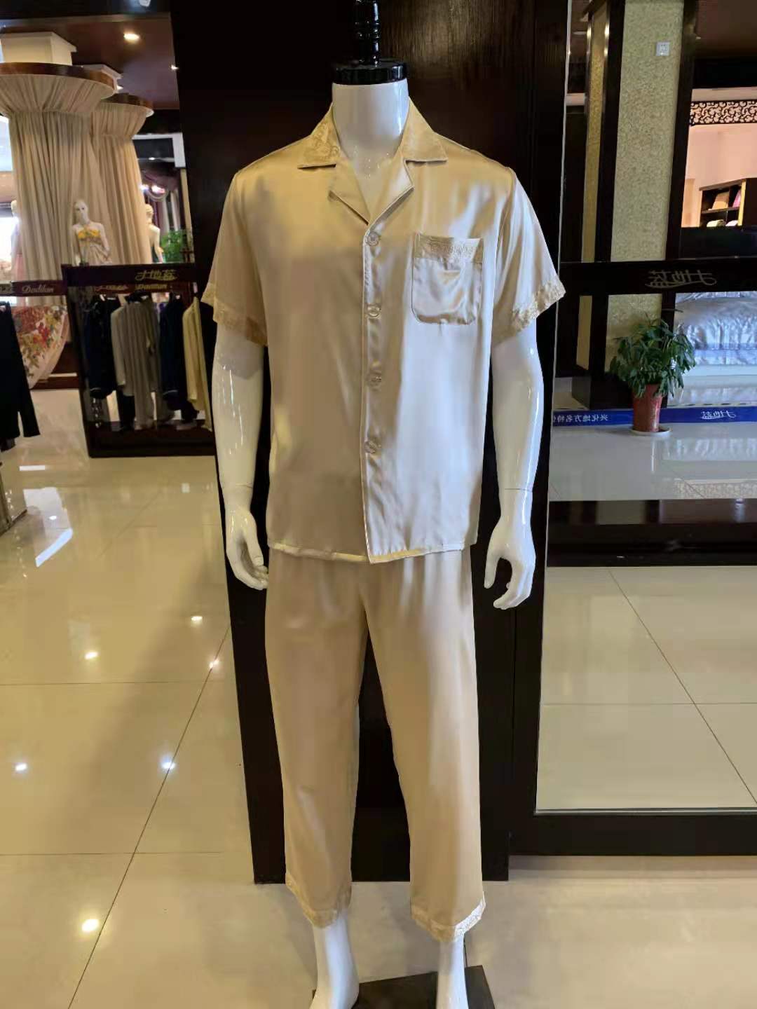 点击新窗口打开大图