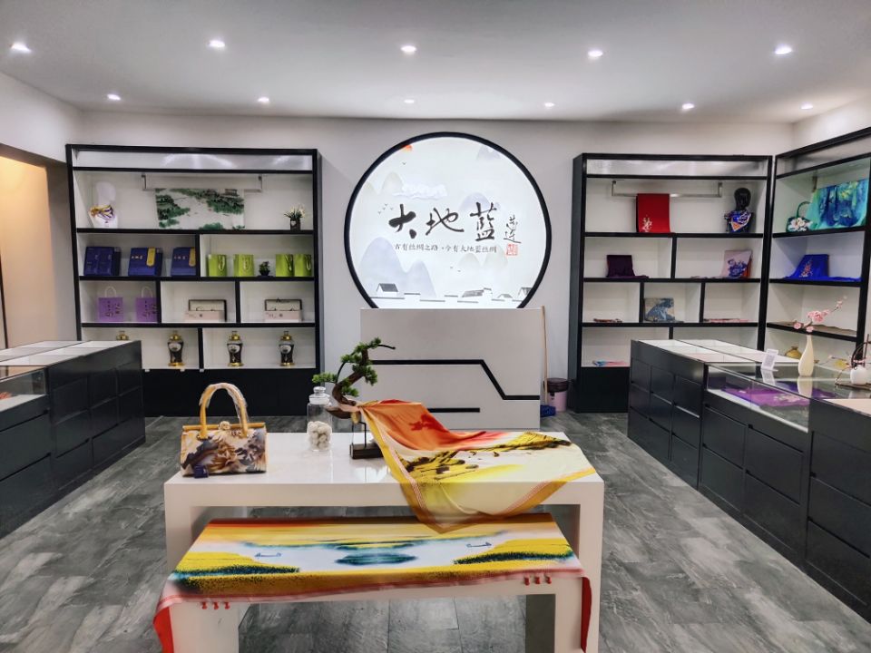 点击新窗口打开大图