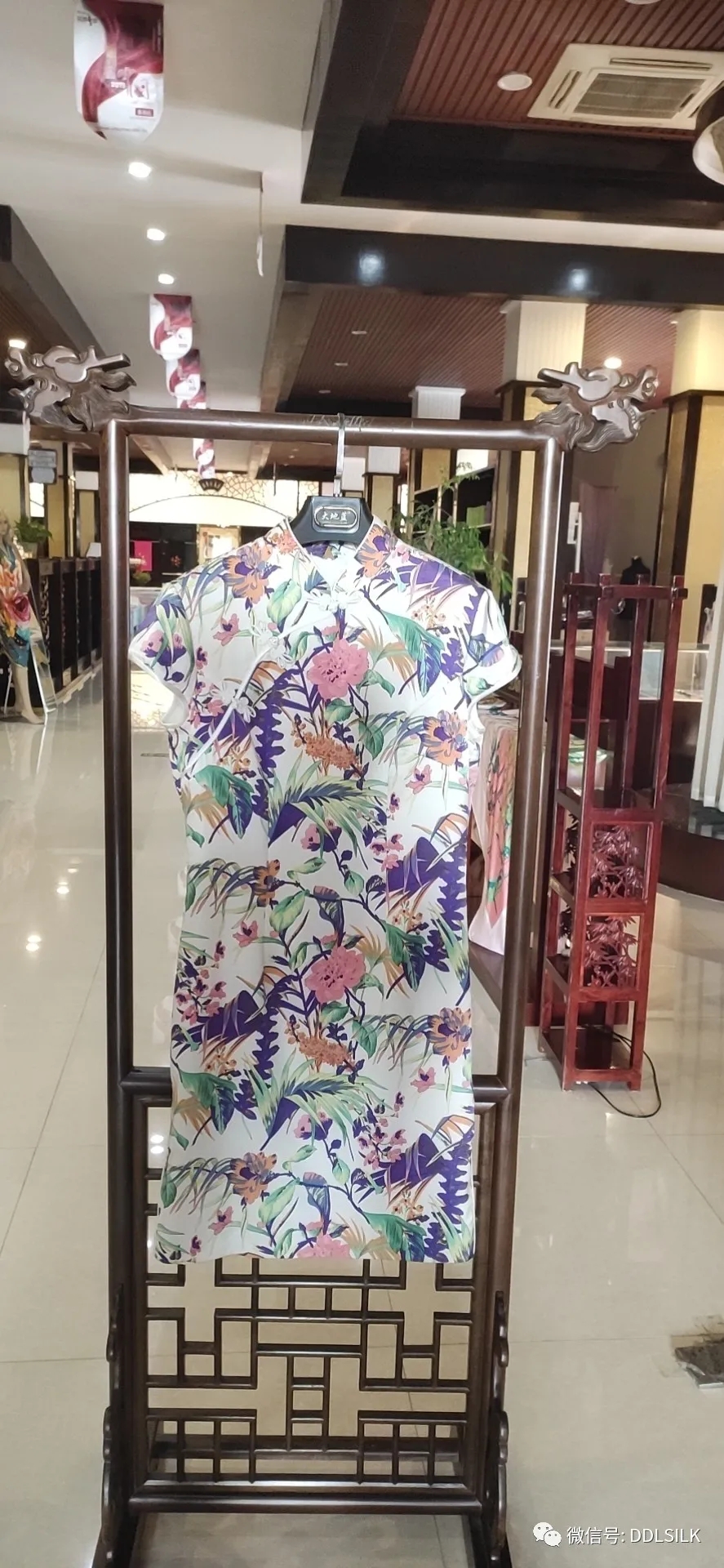 点击新窗口打开大图
