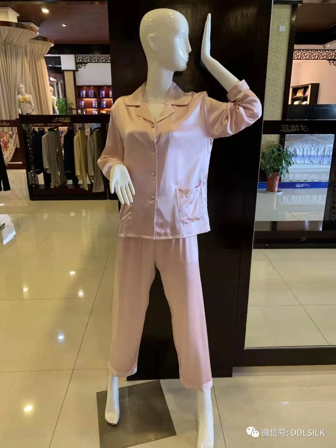 点击新窗口打开大图